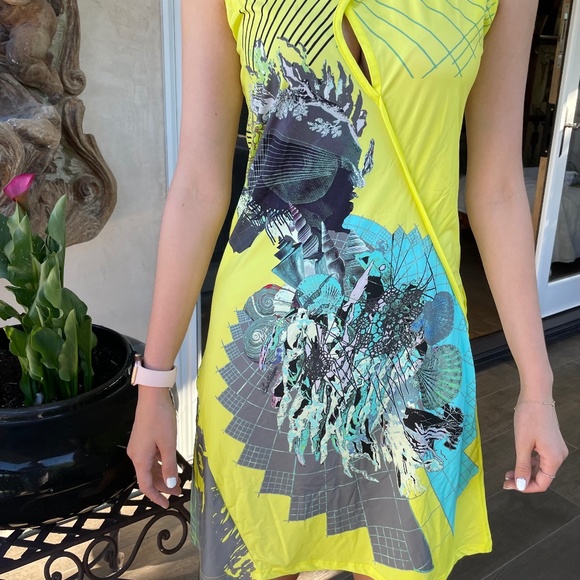 New Save the Queen summer dress Medium abstract pattern yellow great - Picture 3 of 9